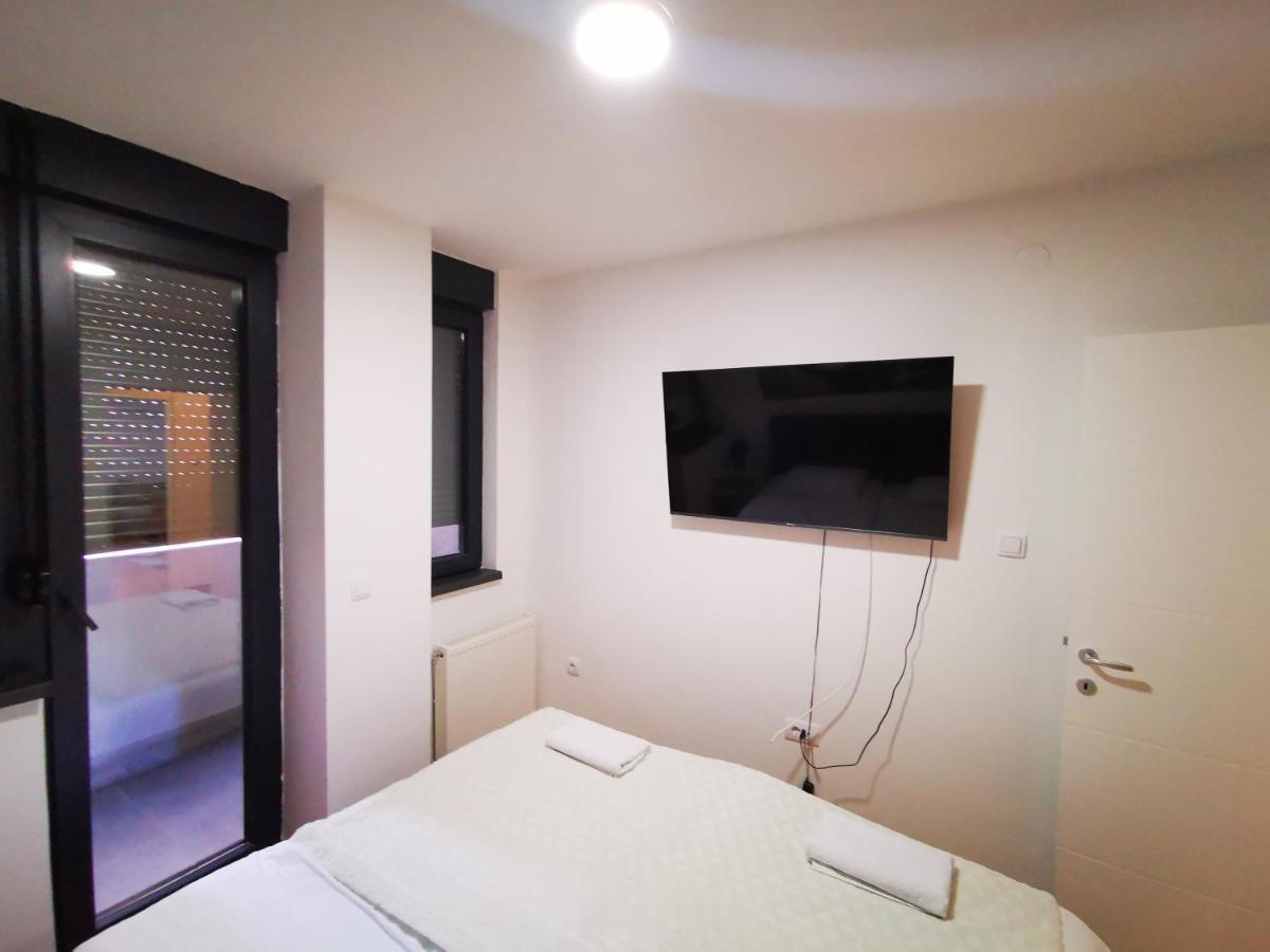 Апартаменти Navissos Heaven Premium Ниш Екстер'єр фото